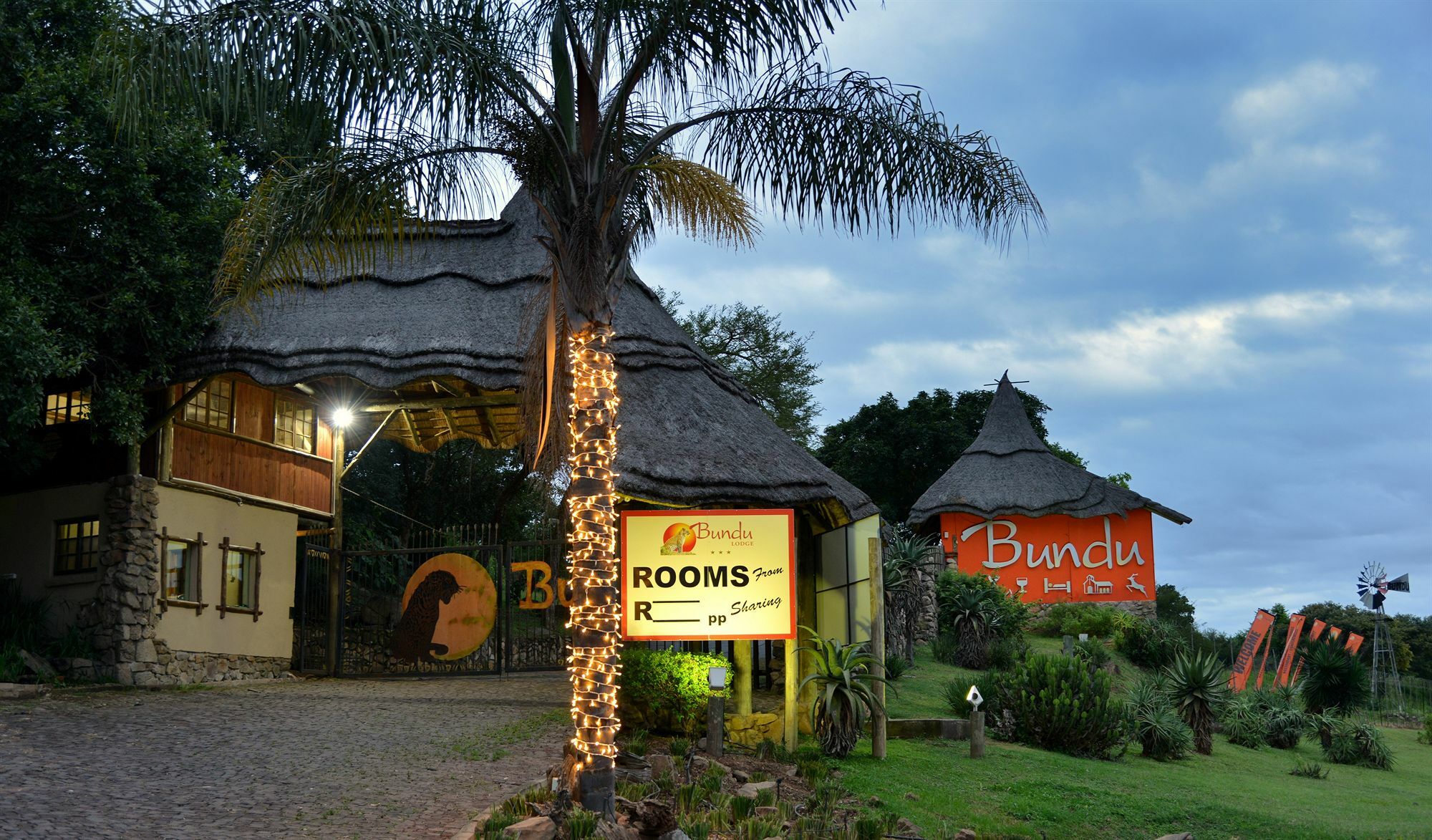 Ebundu Lodge White River Exteriör bild